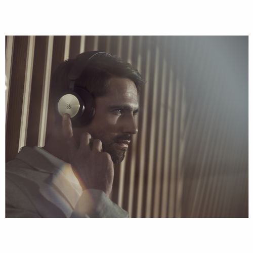 Brezžične igralne slušalke Bang & Olufsen Beoplay Portal, črne