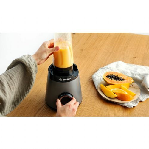 Blender Bosch Serie 4 Standmixer VitaPower MMB6177S, 1.200 W, 1.5 L, s sekljalnikom in skodelico ToGo, črna/srebrna
