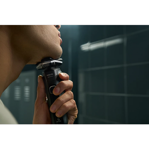 Philips S5898/35 SkinIQ shavers, wet and dry shaving, 360° pivoting heads, 45 steel blades, up to 60 min of cordless use, built-in trimmer