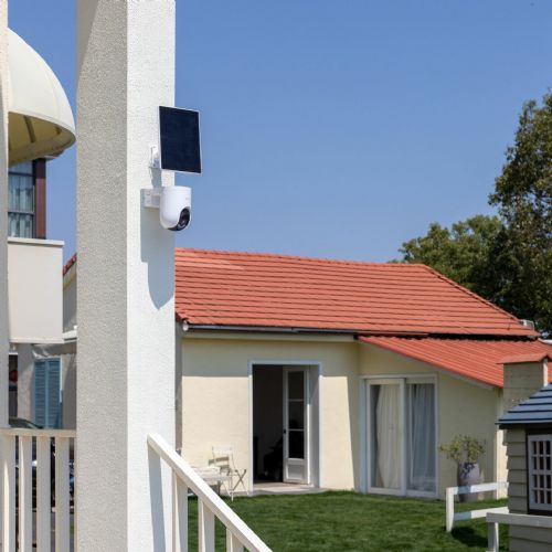 Ezviz HB8 Lite 4MP wireless security camera, 360° panoramic view, night vision, AI motion detection, built-in battery + 5W solar panel