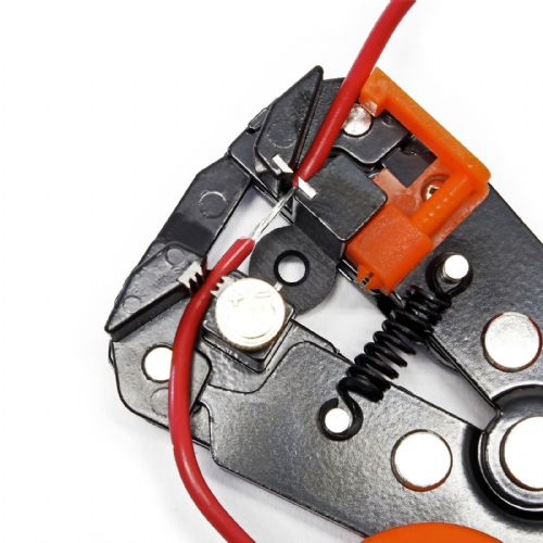 Grip pliers for cable contacts