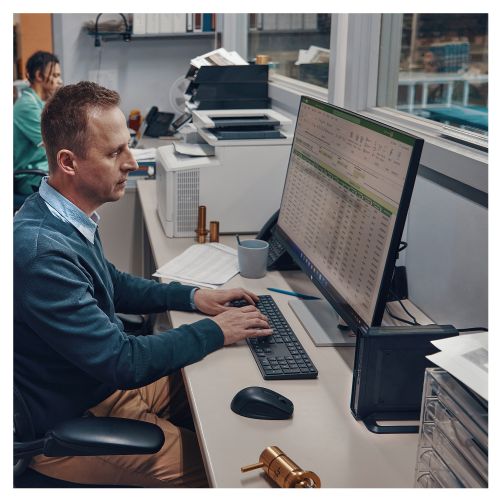 Osebni računalnik HP Elite Mini 600 G9 i7-13700T/16GB/SSD 512GB NVMe/DE/Win11Pro, črna 3J (DE)