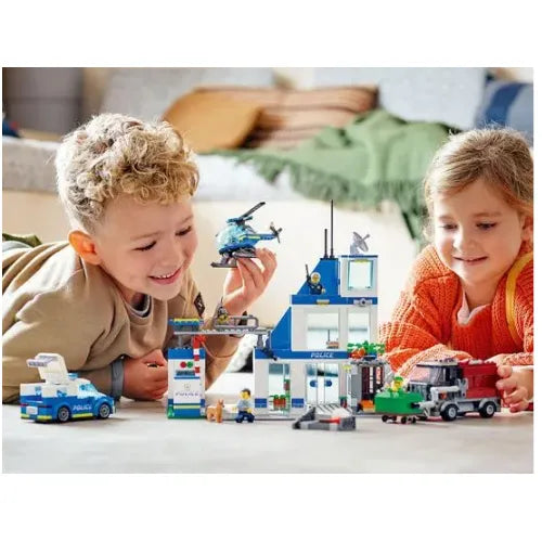 Kocke Lego® City: Policijska postaja (60316)