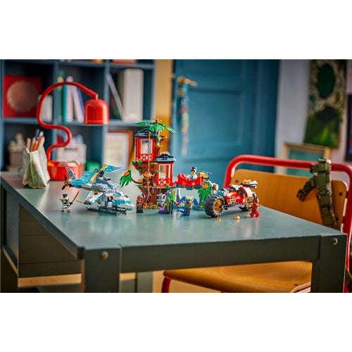 Kocke Lego Ninjago Obračun v hišici na drevesu z nindža motorjem, 642 kock, od 7. let (71857)