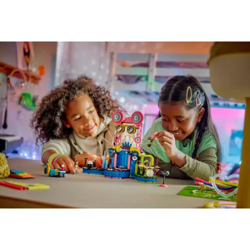 Kocke Lego® Friends: Tekmovanje glasbenih talentov v Heartlake Cityju (42616)