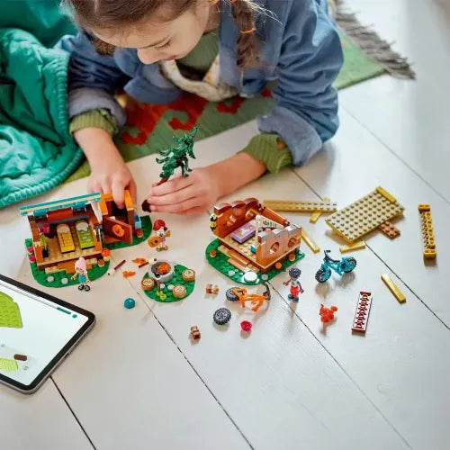 Kocke Lego Friends: Udobne koče v pustolovskem taboru (42624)