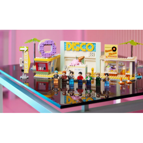 Kocke Lego® Ideas BTS Dynamite (21339)