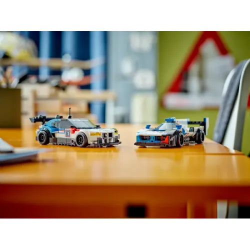 Kocke Lego® Speed Champions Dirkalna avtomobila BMW M4 GT3 in BMW M Hybrid V8 (76922)