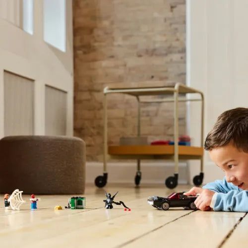 Kocke Lego Super Heroes: Spider-Man proti Venomovemu avtu z močnim motorjem (76309)