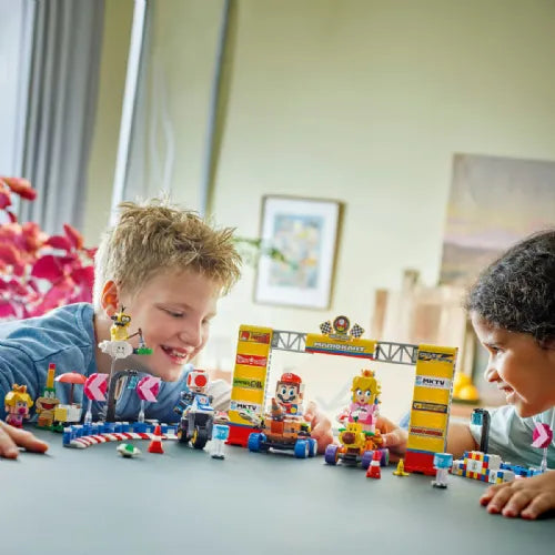 Kocke Lego Super Mario: Mario Kart™ – Baby Peach in Grand Prix (72036)
