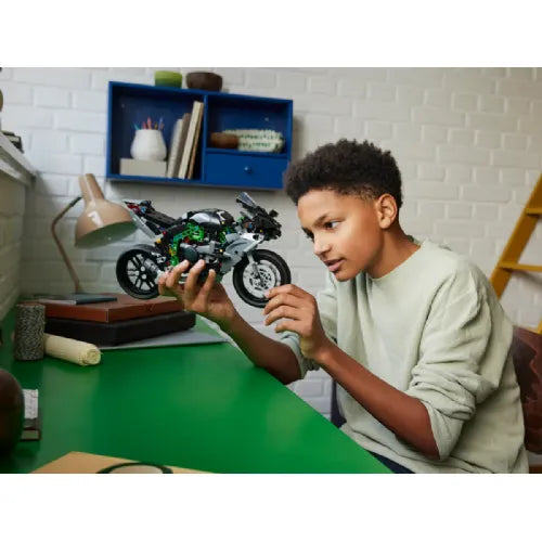 Kocke Lego® Technic: Motor Kawasaki Ninja H2R (42170)