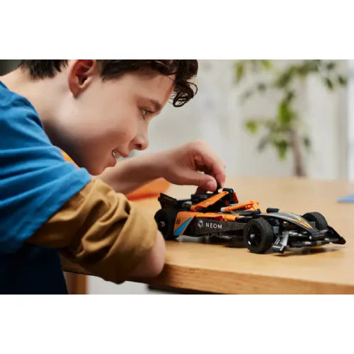 Kocke Lego® Technic: NEOM McLaren Formula E Race Car (42169) 1100012660