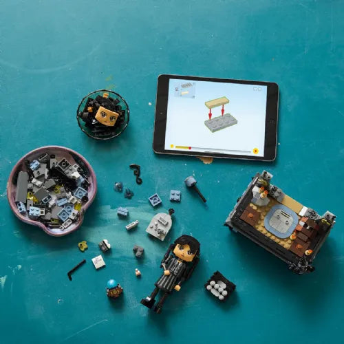 Kocke Lego Wednesday: Figura Wednesday Addams (76780)