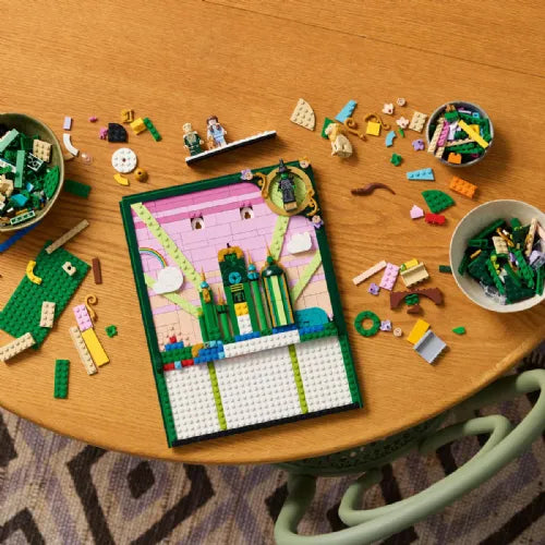 Lego Wicked Emerald City Wall Art 75685, 1518 bricks, from the 18th century