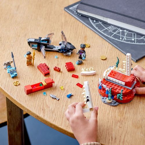 Kocke Lego® Marvel: Prestolna sobana kralja Namorja (76213)