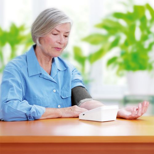 Merilnik krvnega tlaka ProfiCare PC-BMG 3121 za nadlaket (bel)