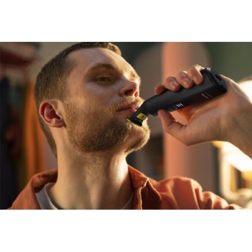 Philips OneBlade Pro 360 QP6542/15 Men's Trimmer, 360-degree blades, 14 length settings, wet/dry use, up to 90 min of operation, body accessories