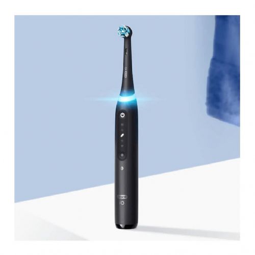 Električna zobna ščetka Oral-B iO serija 5 mat črna