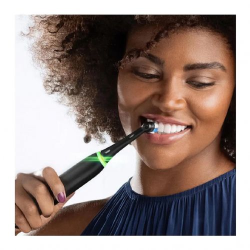Električna zobna ščetka Oral-B iO serija 5 mat črna