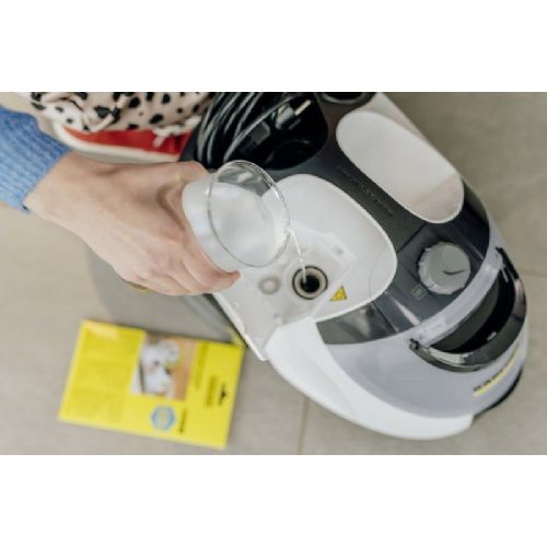 Parni čistilnik Karcher SC 5 EasyFix Iron, 2250 W, vključno s parnim likalnikom, belo-črn