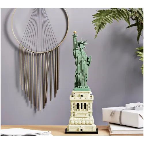 Kocke Lego® Architecture Kip Svobode (21042)