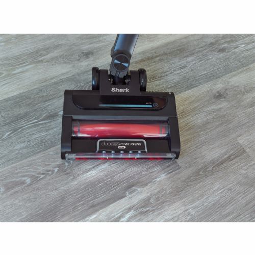 Pokončni sesalnik Shark IZ400EU 2-v-1, brez vrečke, baterijski, 60 min delovanja, motorizirane krtače