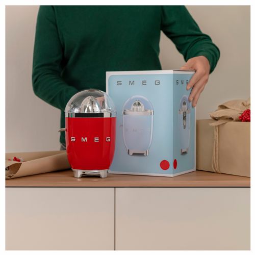 Ožemalnik Smeg CJF11RDEU rdeča, 70 W, nerjaveče jeklo, funkcija proti kapljanju, filter za pulpo