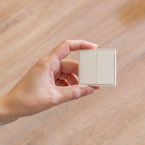 Stensko stikalo Shelly BLU 4 (belo)