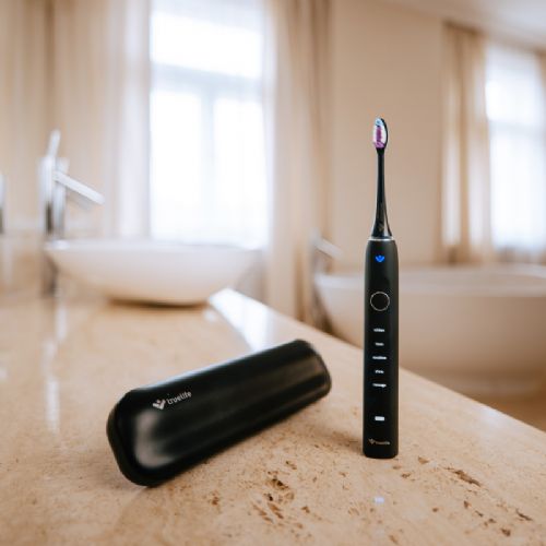 Sonična zobna ščetka TrueLife SonicBrush Clean70 UV Black, 90.000 gibov/min, 5 načinov, SmartPressure senzor, UV sterilizacija, do 70 dni delovanja, USB-C, črna