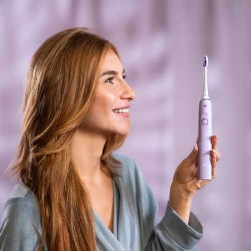 Sonična zobna ščetka TrueLife SonicBrush Clean70 UV, 90.000 gibov/min, SmartPressure senzor, UV sterilizacija, 70 dni baterije, USB-C