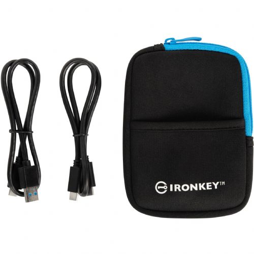 Zunanji SSD disk Kingston IronKey Vault Privacy 80 7,68 TB, USB-C 3.2 Gen 1, 256-bitno šifriranje, zaslon na dotik, priložena torbica