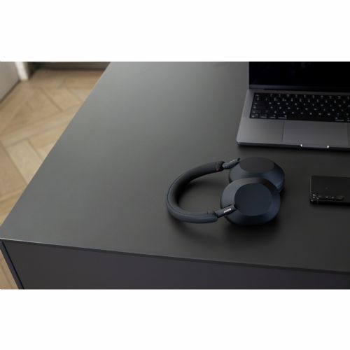 Slušalke  Sony WH-1000XM5B Bluetooth z odpravljanjem šumov in mikrofonom, črne barve